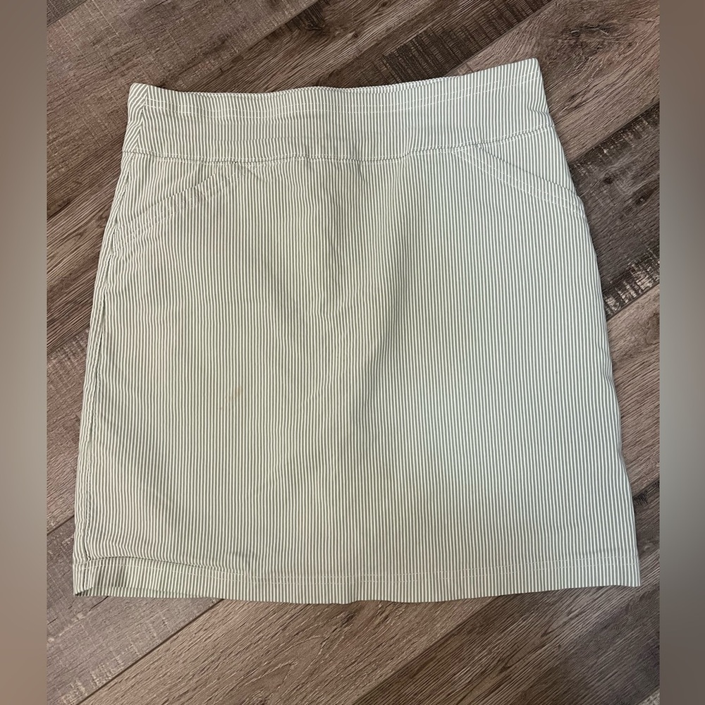 Mario Serrani Pinstripe green and white Mini Skirt Sz small EUC